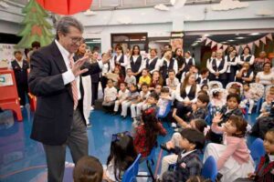 Monreal encabeza premiación de concurso infantil de dibujo en San Lázaro