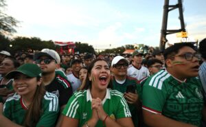 Sheinbaum celebra triunfo del Tri y afirma que la victoria llenó de felicidad al pueblo de México