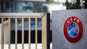 UEFA amenaza con boicotear torneos de la FIFA