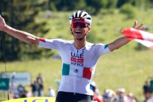 Isaac del Toro asegura su futuro: renueva con UAE Team Emirates hasta 2031