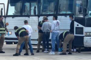 EE. UU. busca contratar a privados para rastrear y cobrar multas a migrantes deportados en México y Centroamérica