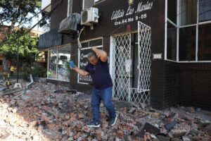 Fuerte sismo de 7.4 sacude gran parte de Colombia