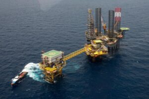 Sheinbaum rechaza ceder derechos petroleros a Trump